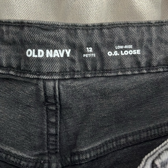 Old Navy size 12 Petite Low Rise O.G. Loose Jeans (black denim) - Picture 3 of 4